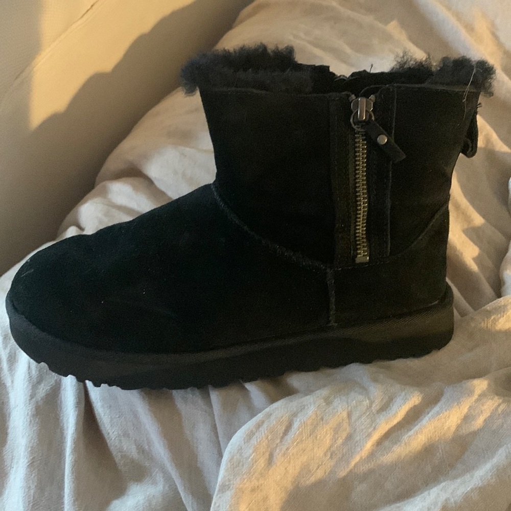 Black Ugg boots